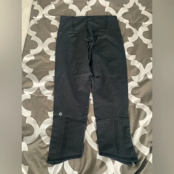 Unique Lululemon Crops - Picture 2 of 4